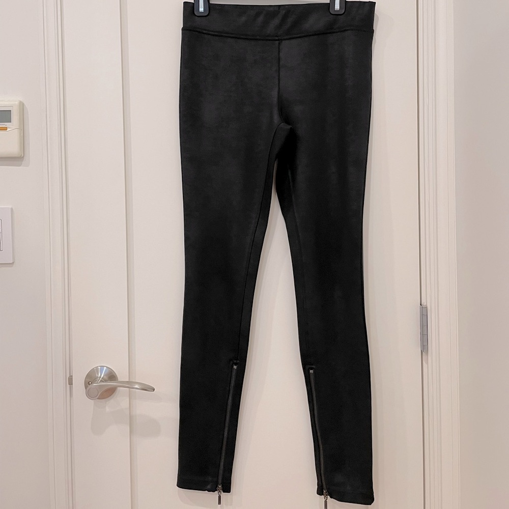 Very fun legging/pant! Super stretchy and thick! Great condition!